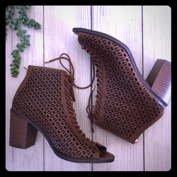 Forever 21 Shoes - ❤️5/$25 Brown open toe lace up chunk heel booties